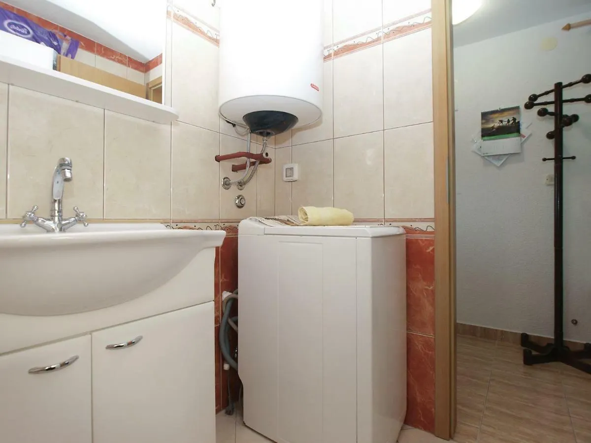 Apartments Selma 1227 Premantura Croatia