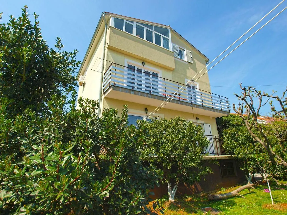 Apartments Selma 1227 Premantura 0*,